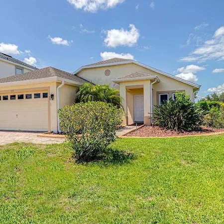 Beautiful New Villa Gleneagles Dr Modernized 2024